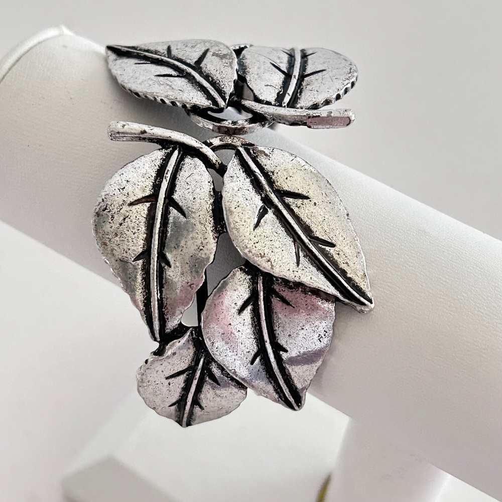 Vintage Leaf Cuff Bracelet Cast Silver Tone Metal Wide Leaf Front Opening Hinged
